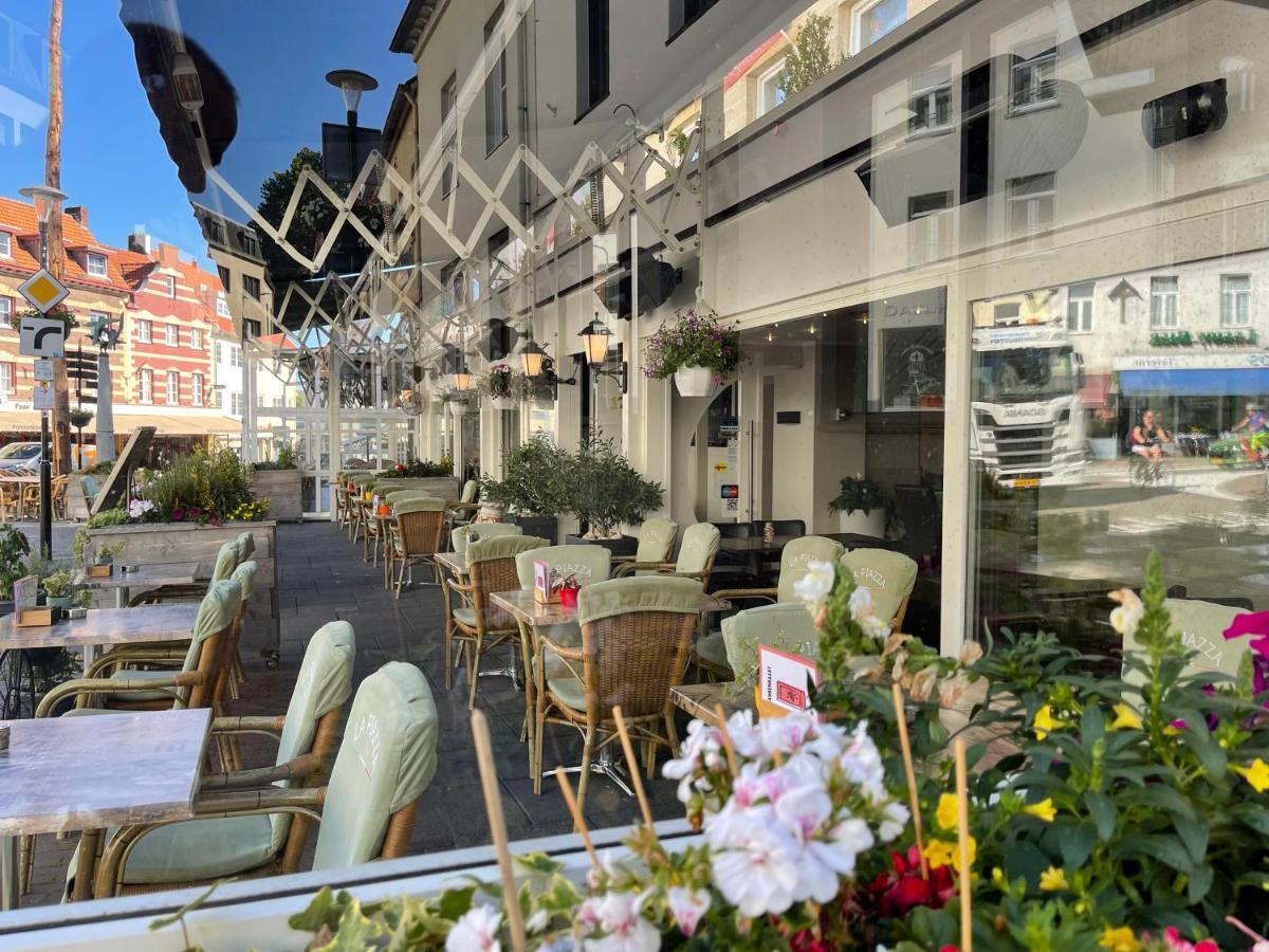 Hotel Restaurant La Piazza Valkenburg aan de Geul Exterior foto